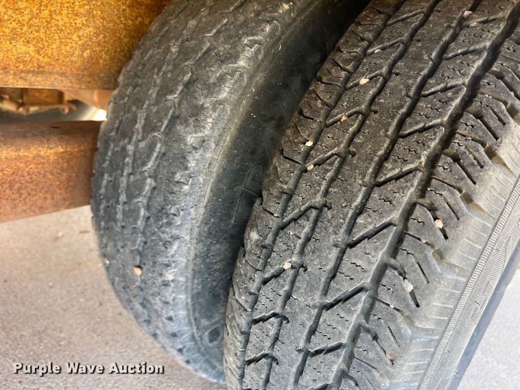 image for item DK7024 2000 Belshe DT-255  equipment trailer