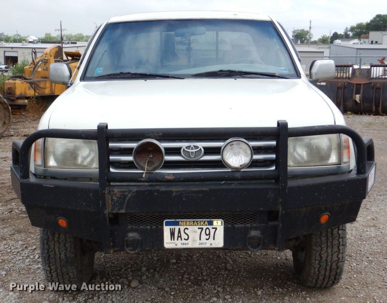 image for item DM2335 1996 Toyota T100  Ext. Cab pickup truck