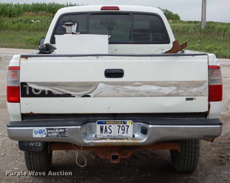 image for item DM2335 1996 Toyota T100  Ext. Cab pickup truck