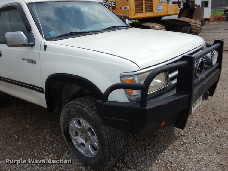 image for item DM2335 1996 Toyota T100  Ext. Cab pickup truck