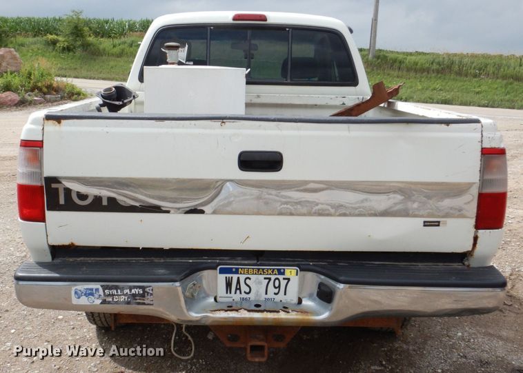 image for item DM2335 1996 Toyota T100  Ext. Cab pickup truck