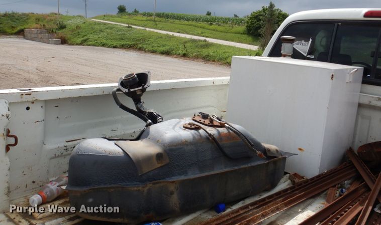 image for item DM2335 1996 Toyota T100  Ext. Cab pickup truck