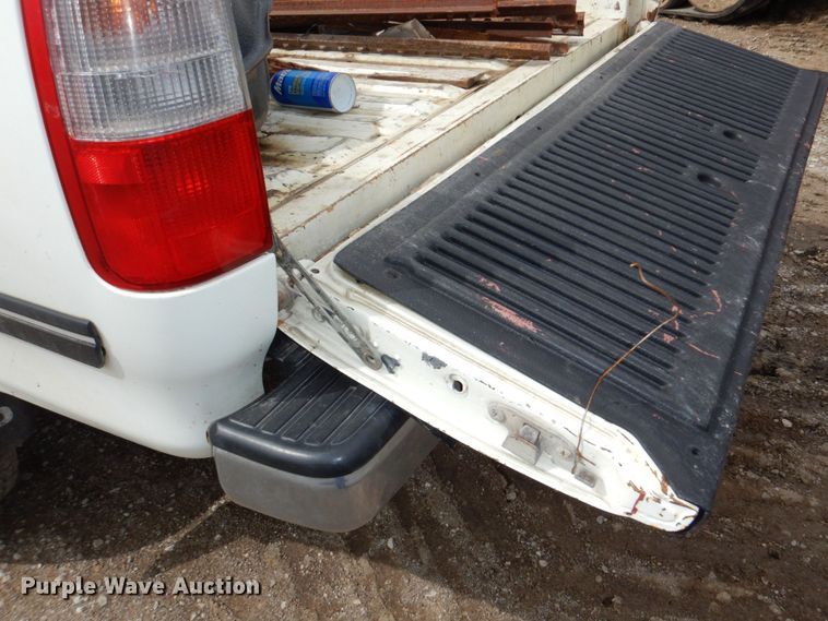 image for item DM2335 1996 Toyota T100  Ext. Cab pickup truck