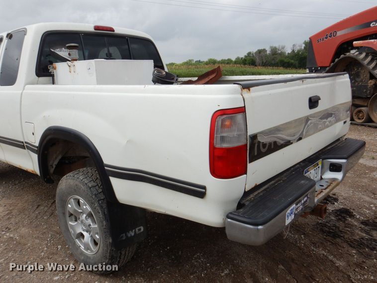 image for item DM2335 1996 Toyota T100  Ext. Cab pickup truck