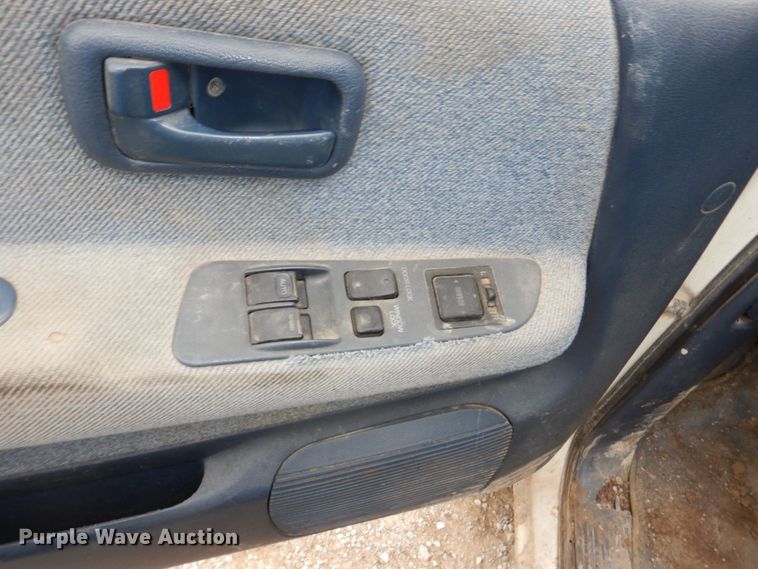 image for item DM2335 1996 Toyota T100  Ext. Cab pickup truck