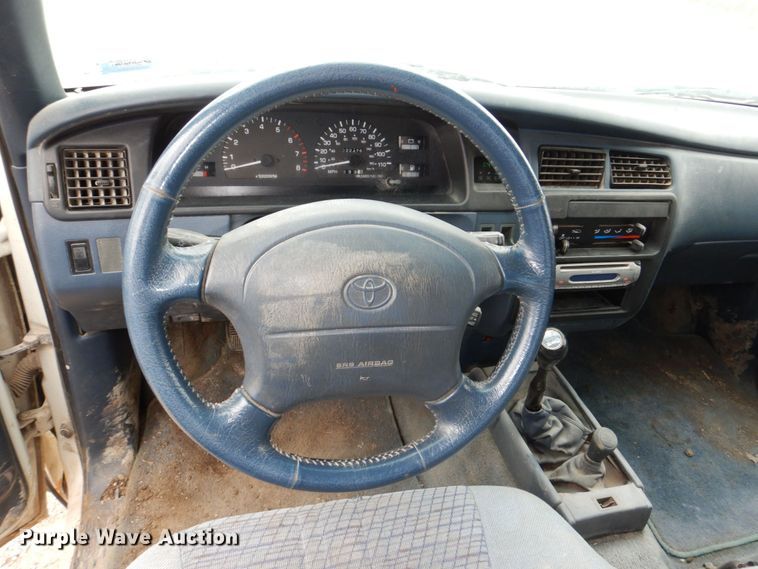 image for item DM2335 1996 Toyota T100  Ext. Cab pickup truck