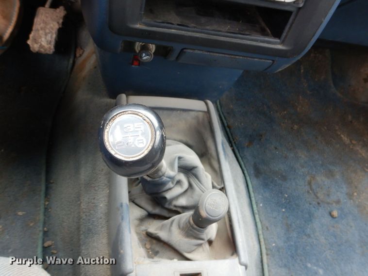 image for item DM2335 1996 Toyota T100  Ext. Cab pickup truck