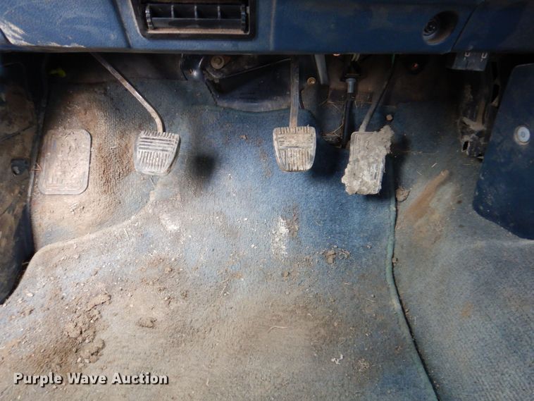 image for item DM2335 1996 Toyota T100  Ext. Cab pickup truck