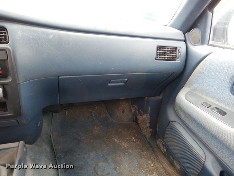 image for item DM2335 1996 Toyota T100  Ext. Cab pickup truck