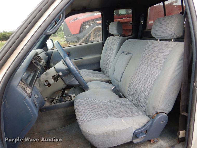 image for item DM2335 1996 Toyota T100  Ext. Cab pickup truck