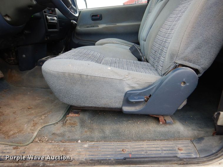 image for item DM2335 1996 Toyota T100  Ext. Cab pickup truck