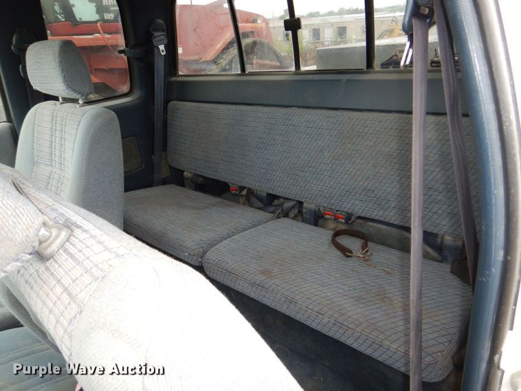 image for item DM2335 1996 Toyota T100  Ext. Cab pickup truck