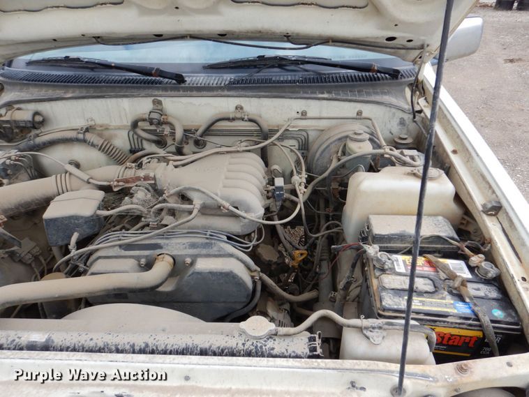 image for item DM2335 1996 Toyota T100  Ext. Cab pickup truck