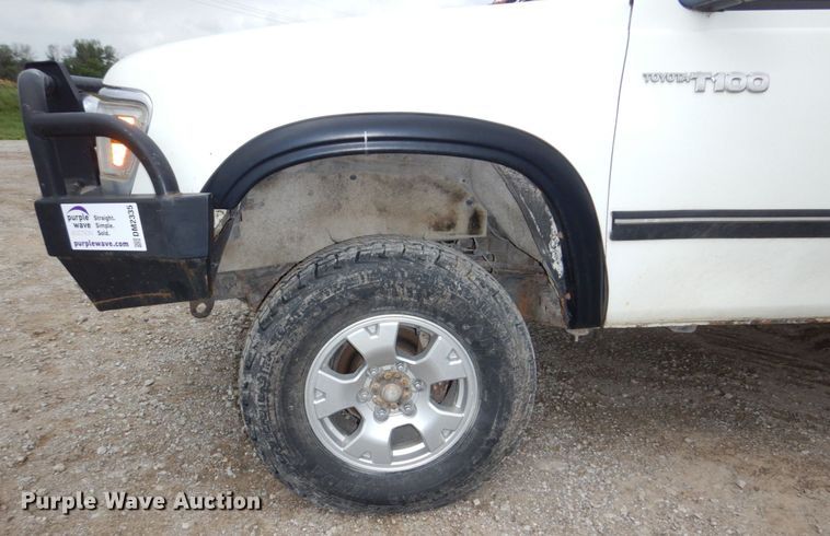 image for item DM2335 1996 Toyota T100  Ext. Cab pickup truck