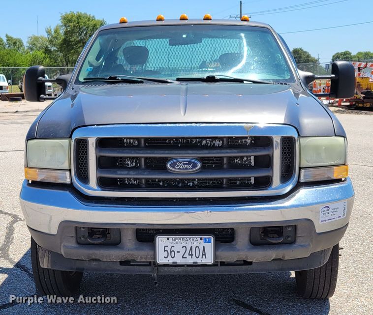 image for item DM2375 2003 Ford F450 Super Duty XLT  flatbed truck