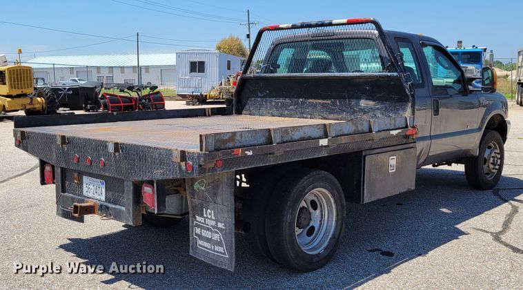 image for item DM2375 2003 Ford F450 Super Duty XLT  flatbed truck