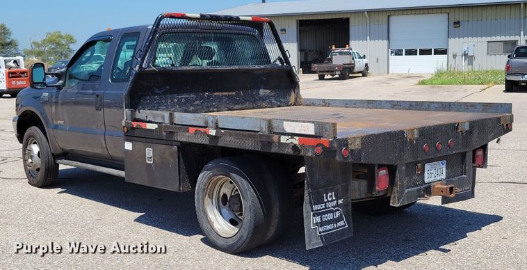 image for item DM2375 2003 Ford F450 Super Duty XLT  flatbed truck