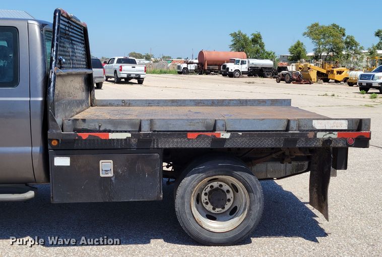 image for item DM2375 2003 Ford F450 Super Duty XLT  flatbed truck