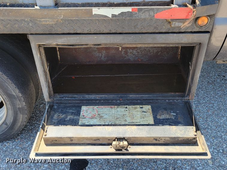 image for item DM2375 2003 Ford F450 Super Duty XLT  flatbed truck