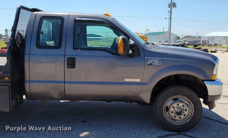 image for item DM2375 2003 Ford F450 Super Duty XLT  flatbed truck