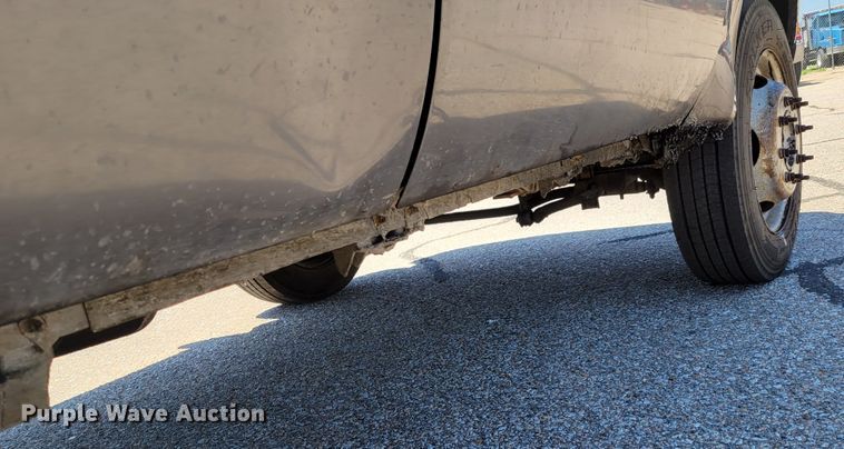 image for item DM2375 2003 Ford F450 Super Duty XLT  flatbed truck