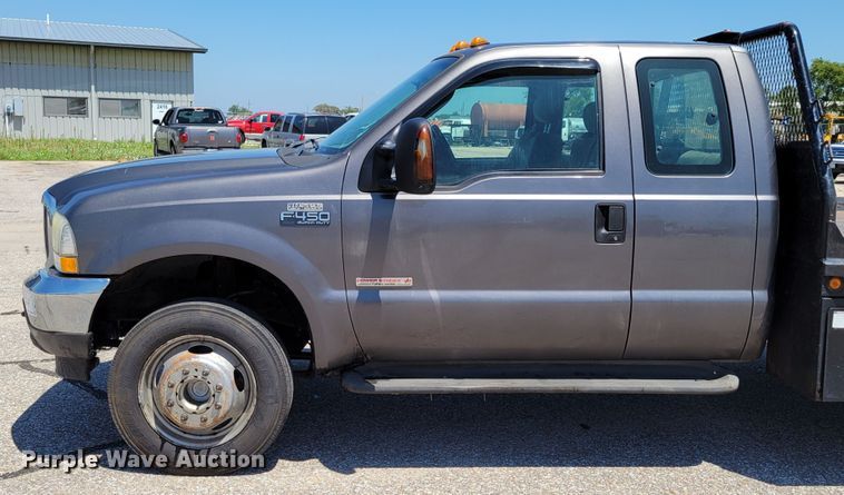 image for item DM2375 2003 Ford F450 Super Duty XLT  flatbed truck