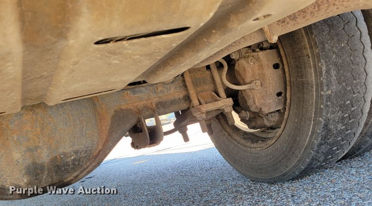 image for item DM2375 2003 Ford F450 Super Duty XLT  flatbed truck