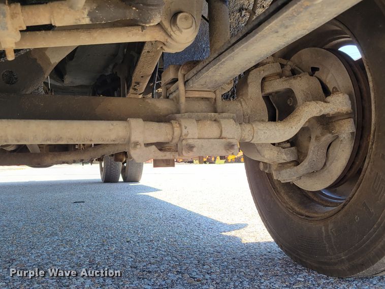 image for item DM2375 2003 Ford F450 Super Duty XLT  flatbed truck