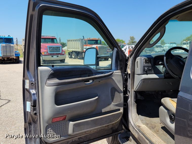 image for item DM2375 2003 Ford F450 Super Duty XLT  flatbed truck