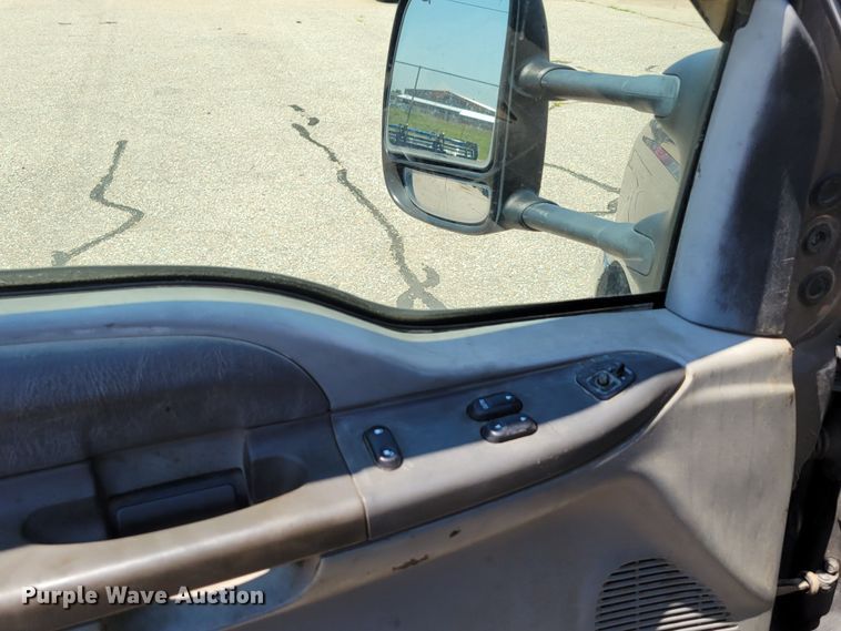 image for item DM2375 2003 Ford F450 Super Duty XLT  flatbed truck