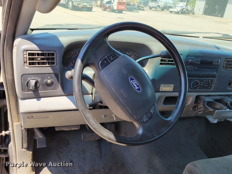 image for item DM2375 2003 Ford F450 Super Duty XLT  flatbed truck