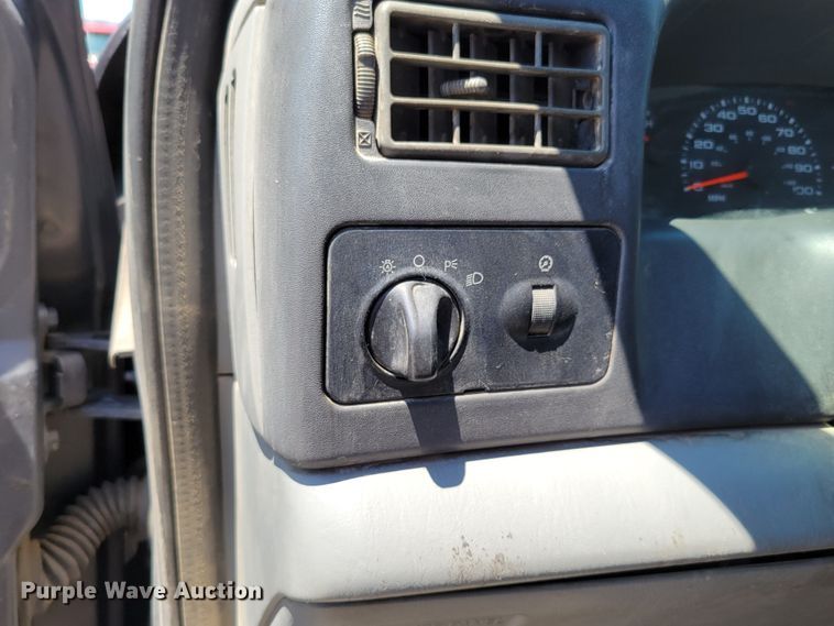 image for item DM2375 2003 Ford F450 Super Duty XLT  flatbed truck