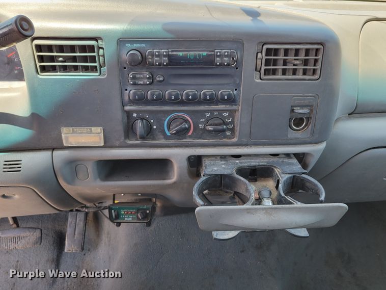 image for item DM2375 2003 Ford F450 Super Duty XLT  flatbed truck