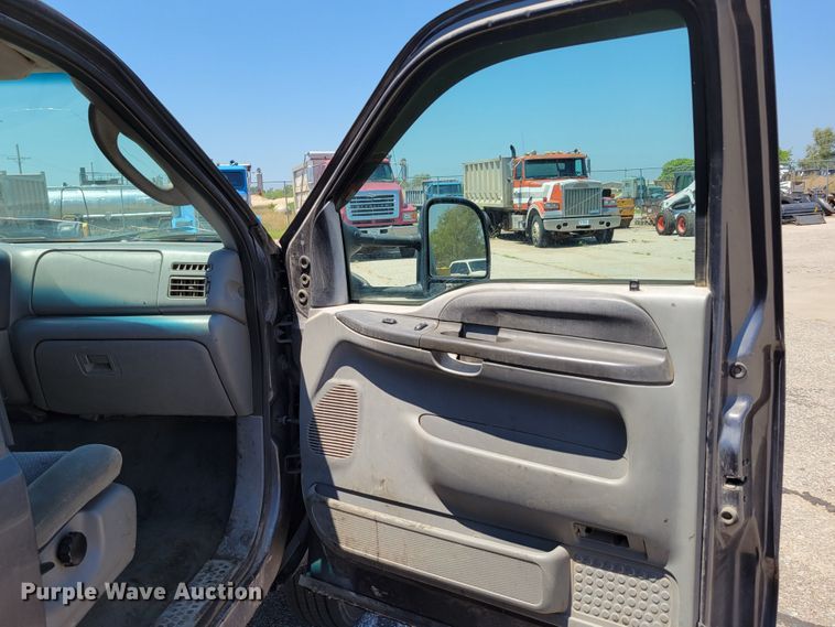 image for item DM2375 2003 Ford F450 Super Duty XLT  flatbed truck