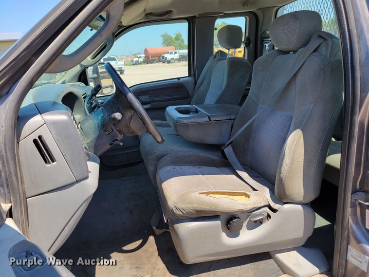 image for item DM2375 2003 Ford F450 Super Duty XLT  flatbed truck