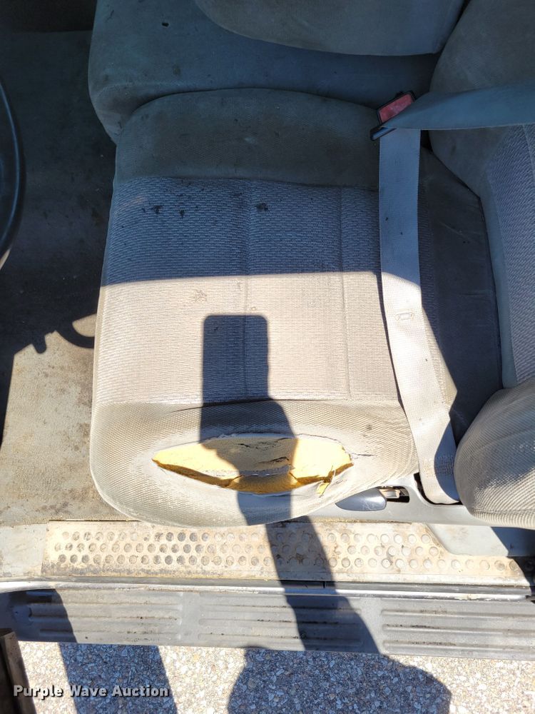 image for item DM2375 2003 Ford F450 Super Duty XLT  flatbed truck