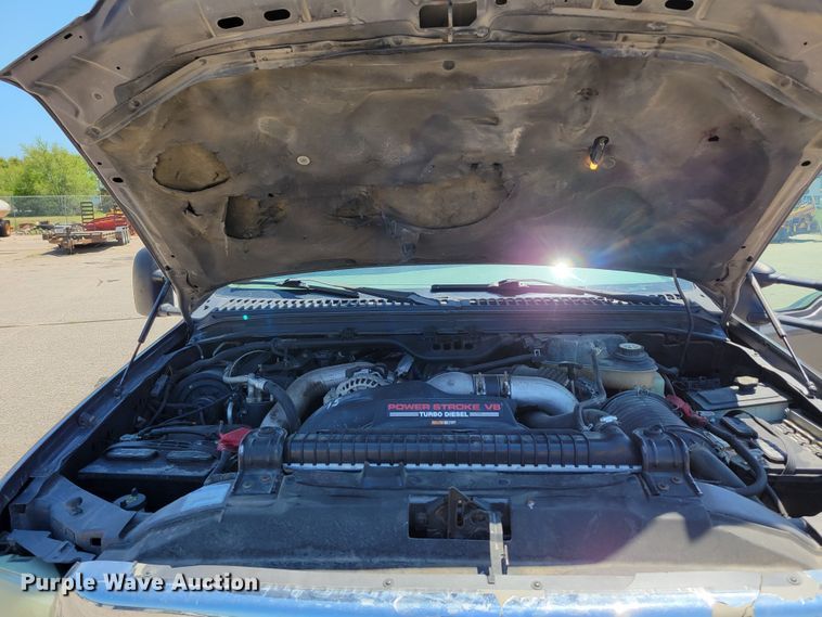 image for item DM2375 2003 Ford F450 Super Duty XLT  flatbed truck