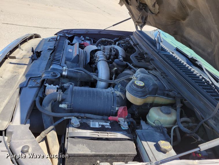 image for item DM2375 2003 Ford F450 Super Duty XLT  flatbed truck