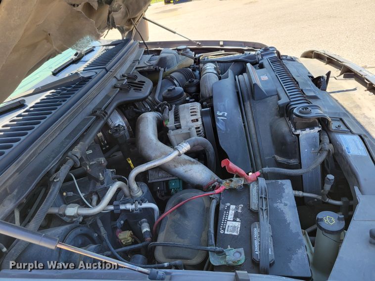 image for item DM2375 2003 Ford F450 Super Duty XLT  flatbed truck