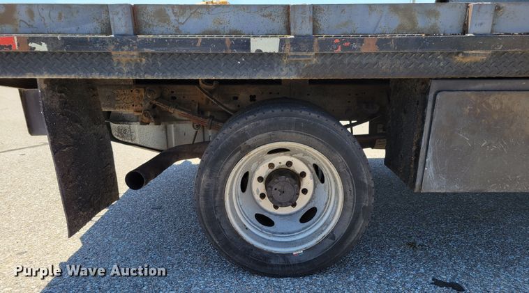 image for item DM2375 2003 Ford F450 Super Duty XLT  flatbed truck