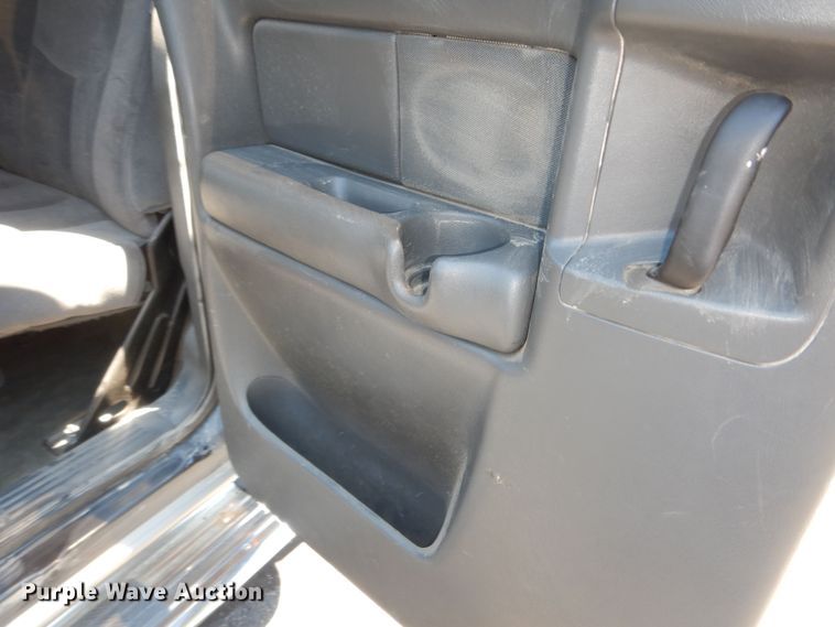 image for item DM3031 2003 GMC Sierra 1500  Ext. Cab pickup truck