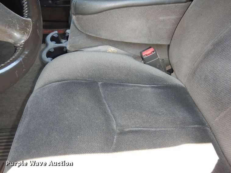 image for item DM3031 2003 GMC Sierra 1500  Ext. Cab pickup truck