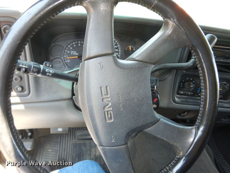 image for item DM3031 2003 GMC Sierra 1500  Ext. Cab pickup truck