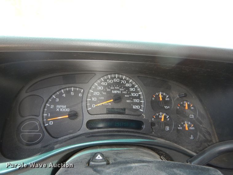 image for item DM3031 2003 GMC Sierra 1500  Ext. Cab pickup truck