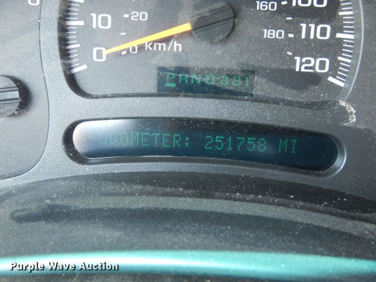 image for item DM3031 2003 GMC Sierra 1500  Ext. Cab pickup truck