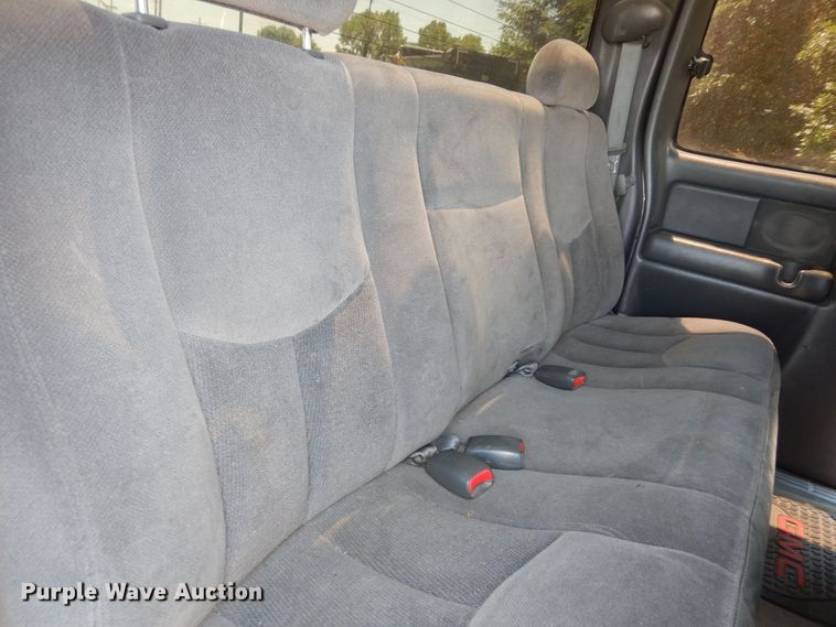 image for item DM3031 2003 GMC Sierra 1500  Ext. Cab pickup truck