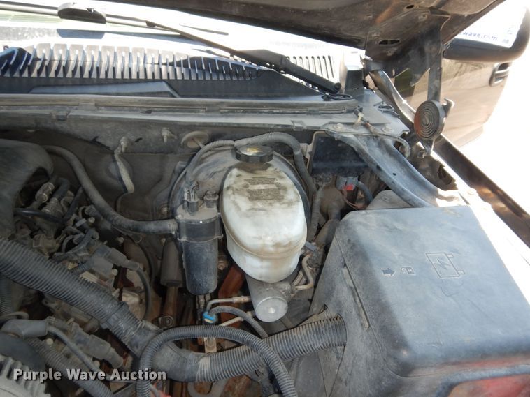 image for item DM3031 2003 GMC Sierra 1500  Ext. Cab pickup truck