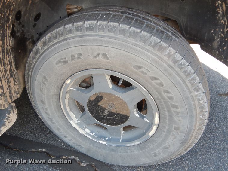 image for item DM3031 2003 GMC Sierra 1500  Ext. Cab pickup truck