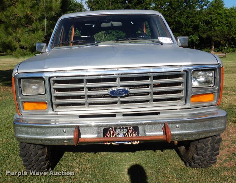 image for item DN0458 1982 Ford Bronco  SUV