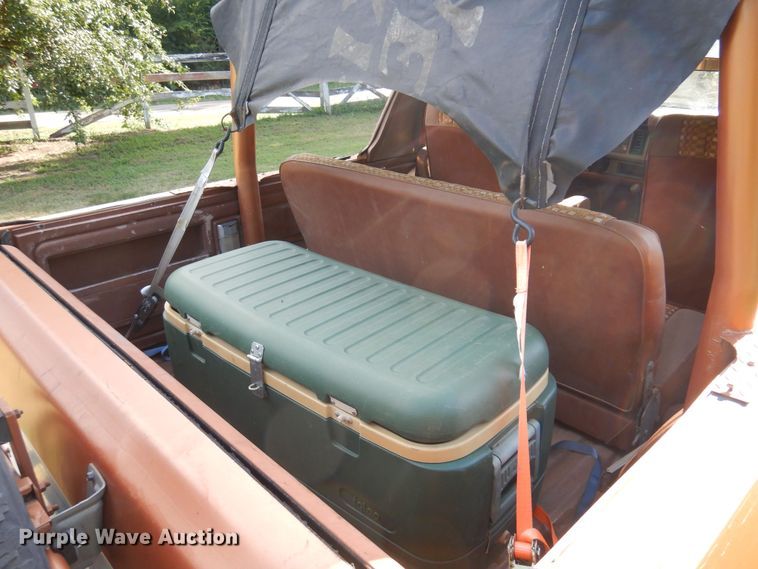 image for item DN0458 1982 Ford Bronco  SUV